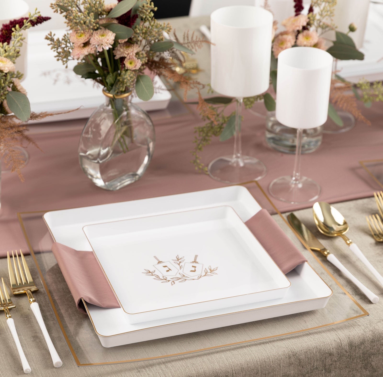 Chanuka Square Edge White/Gold Plates